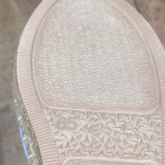 NWT Woman’s Blue Escape Espadrilles by Walk With Me. - Picture 9 of 9